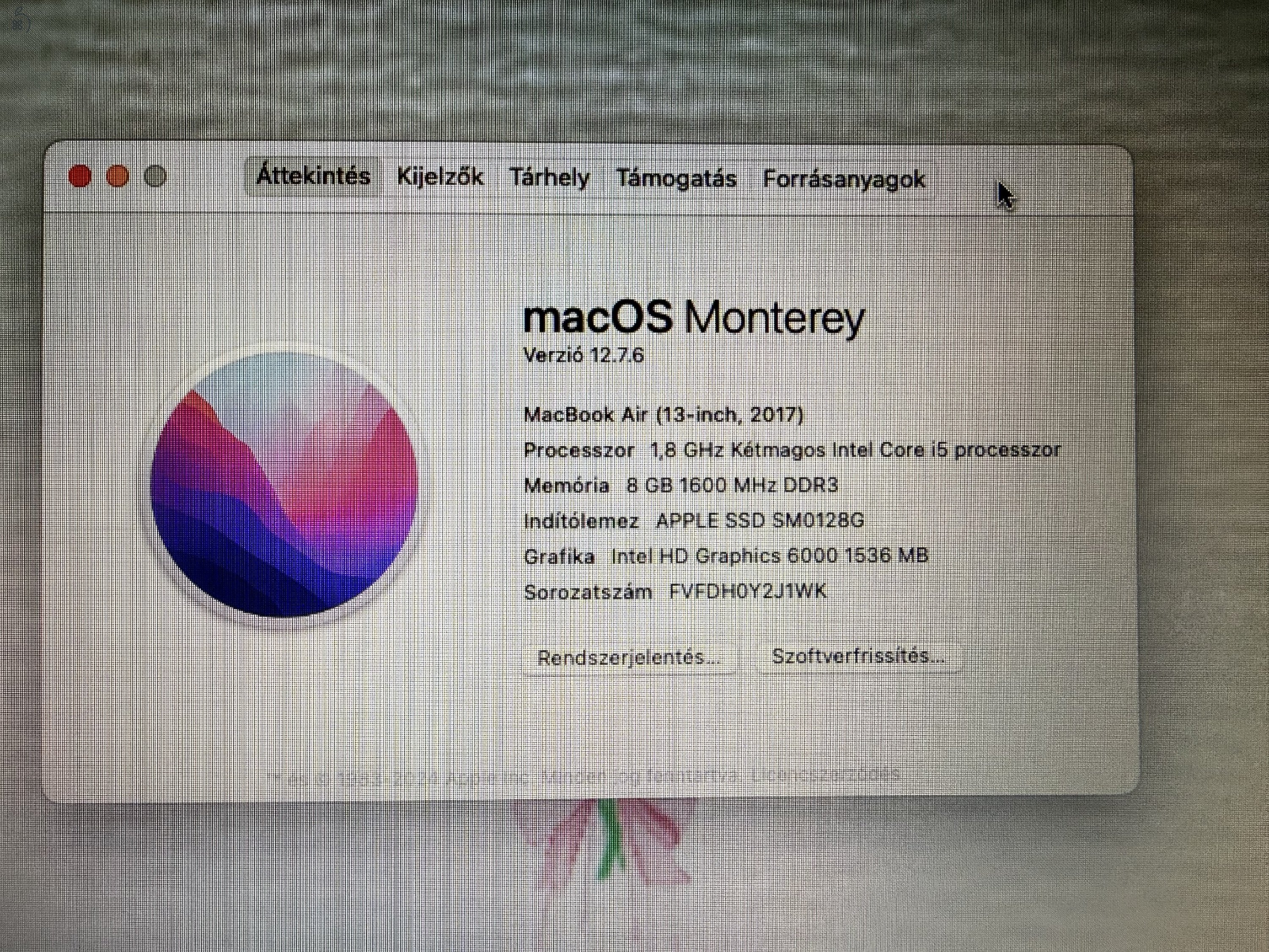 Apple MacBook Air 13” (2017) – 8 GB RAM, 128 GB SSD + 256 GB Transcend JetDrive