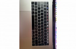 Macbook pro 15 i7 2017