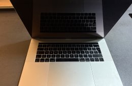 Macbook pro 15 i7 2017