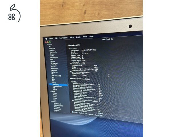 Használt Apple MacBook Air (2017) A1466 128GB 8GB memória ezüst színben