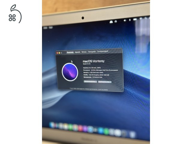 Használt Apple MacBook Air (2017) A1466 128GB 8GB memória ezüst színben