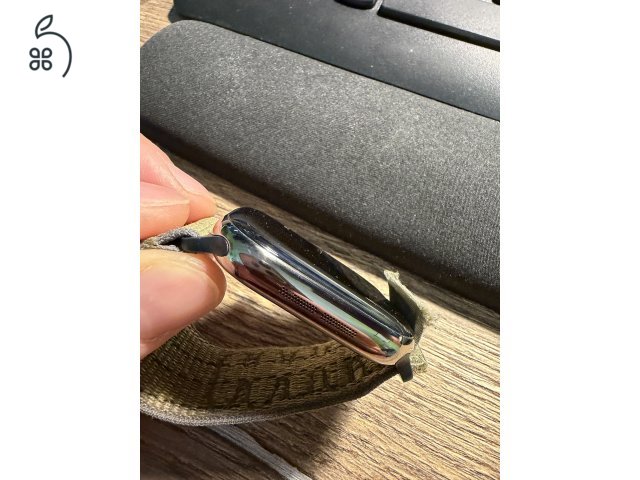 Alig használtApple Watch Series 10 46mm Natural Titanium + Green Nike Sport Loop - 100% aksival