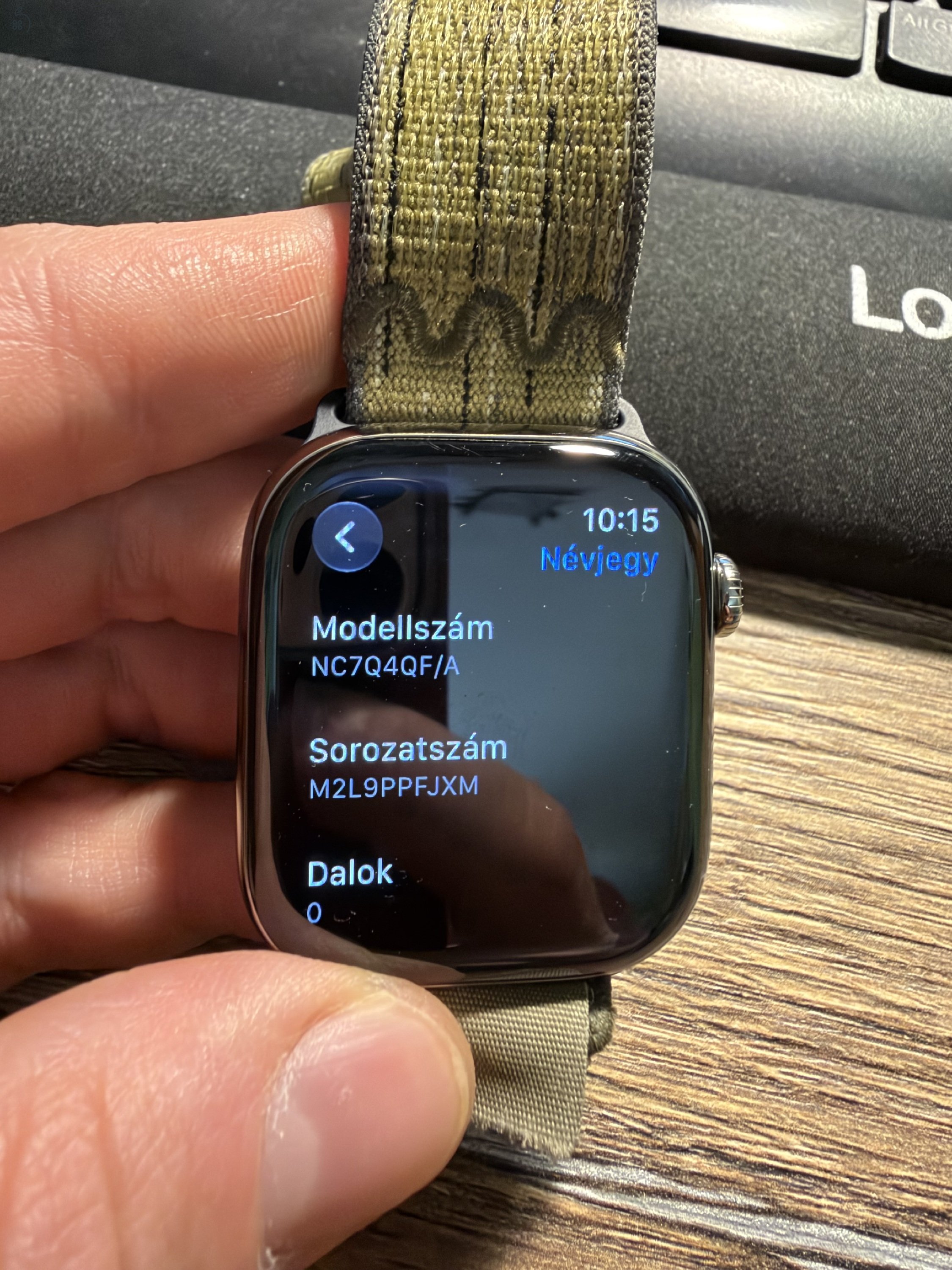 Alig használtApple Watch Series 10 46mm Natural Titanium + Green Nike Sport Loop - 100% aksival