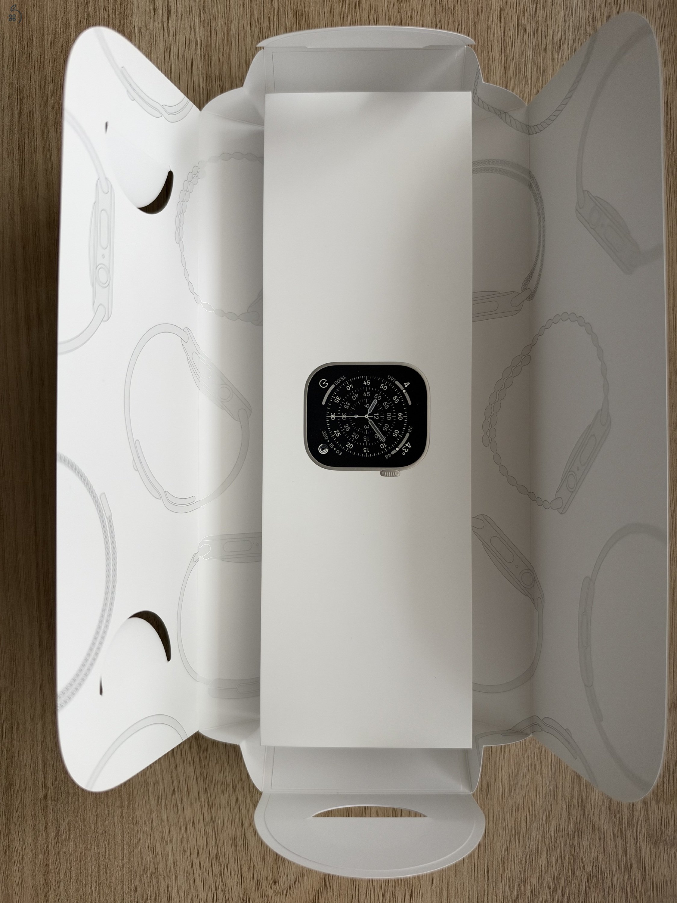Apple Watch 11 (GPS+Cellular, titán tokkal)
