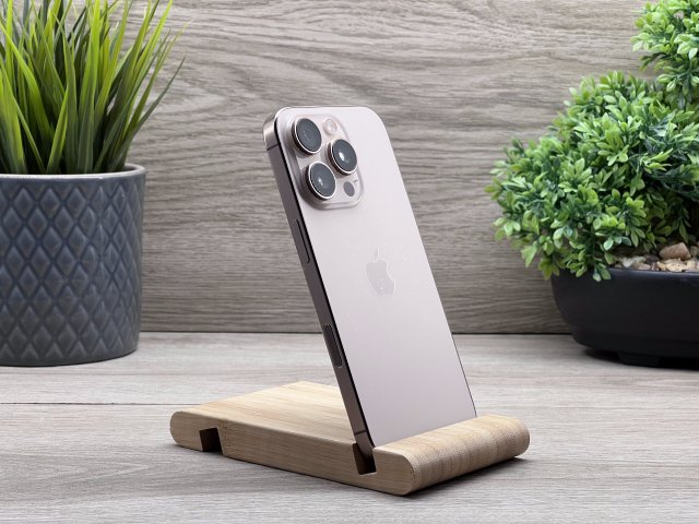 Hibátlan iPhone 16 Pro Desert Titanium 256GB 2 ÉV Garanciával Számlával