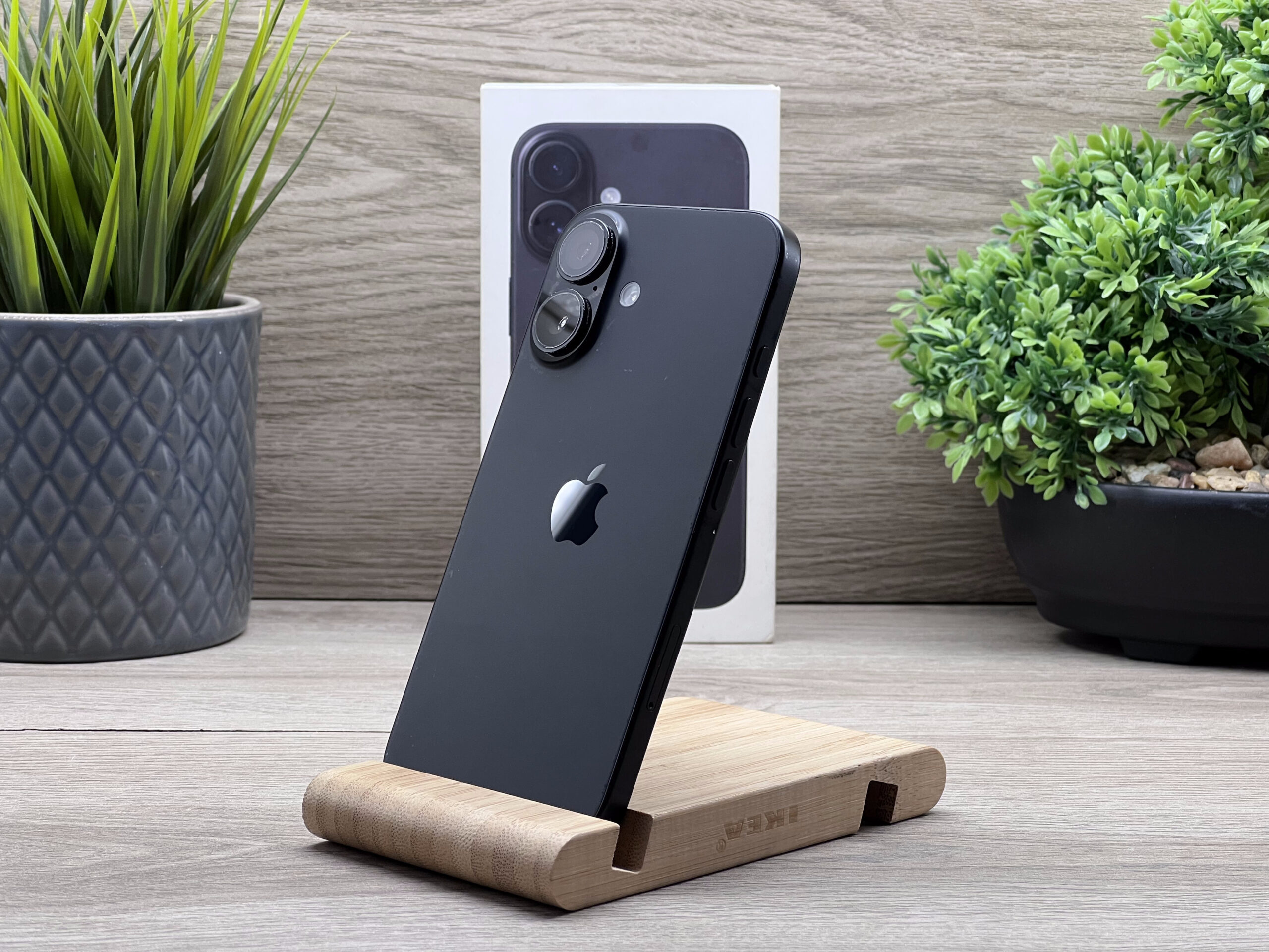 iPhone 16 Black 256GB 2 ÉV Garanciával Számlával