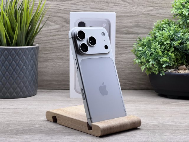 Hibátlan iPhone 17 Pro Silver 256GB 2 ÉV Garanciával Számlával