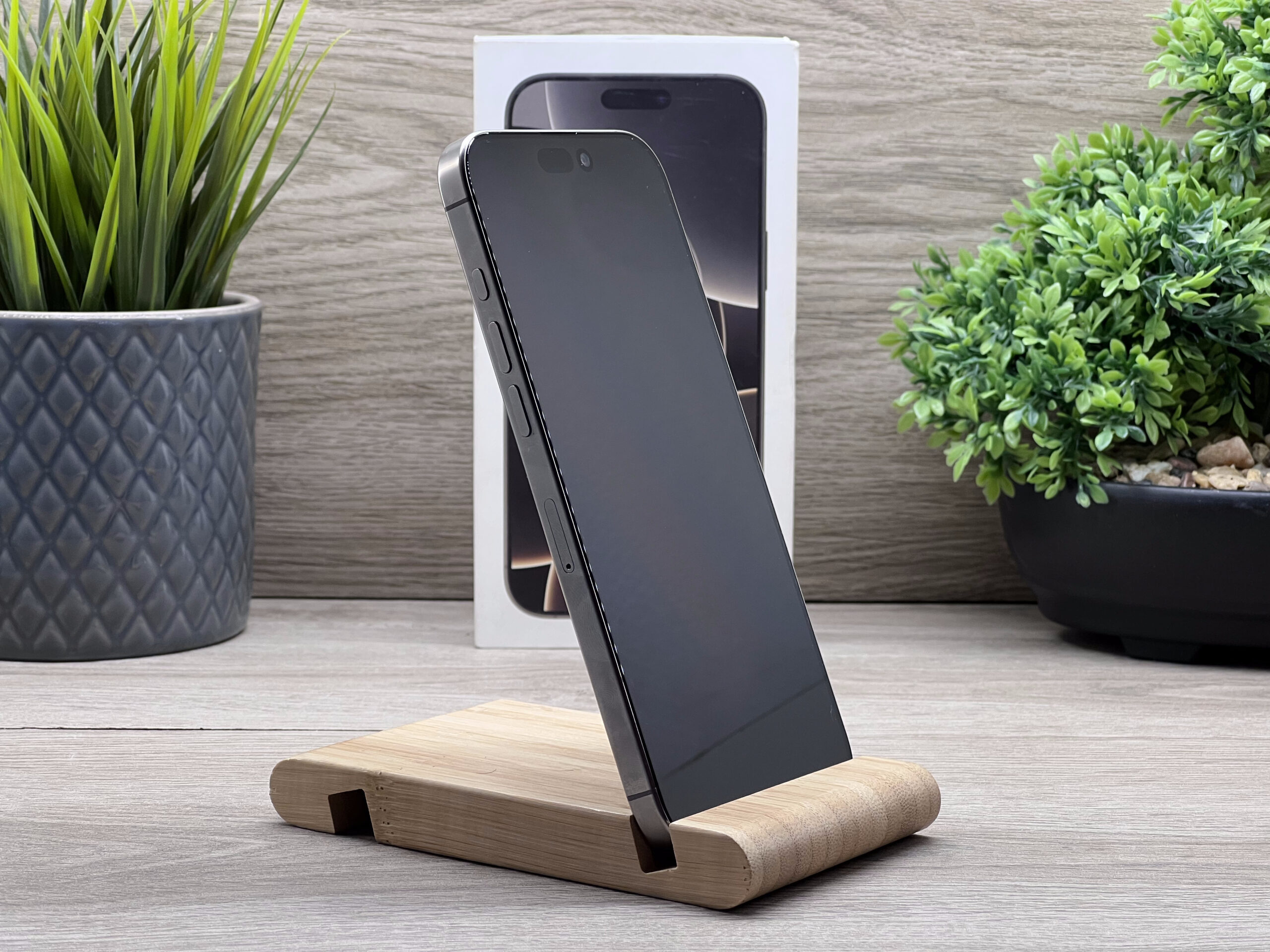 Hibátlan iPhone 16 Pro Max Natural Titanium 256GB 2 ÉV Garanciával Számlával