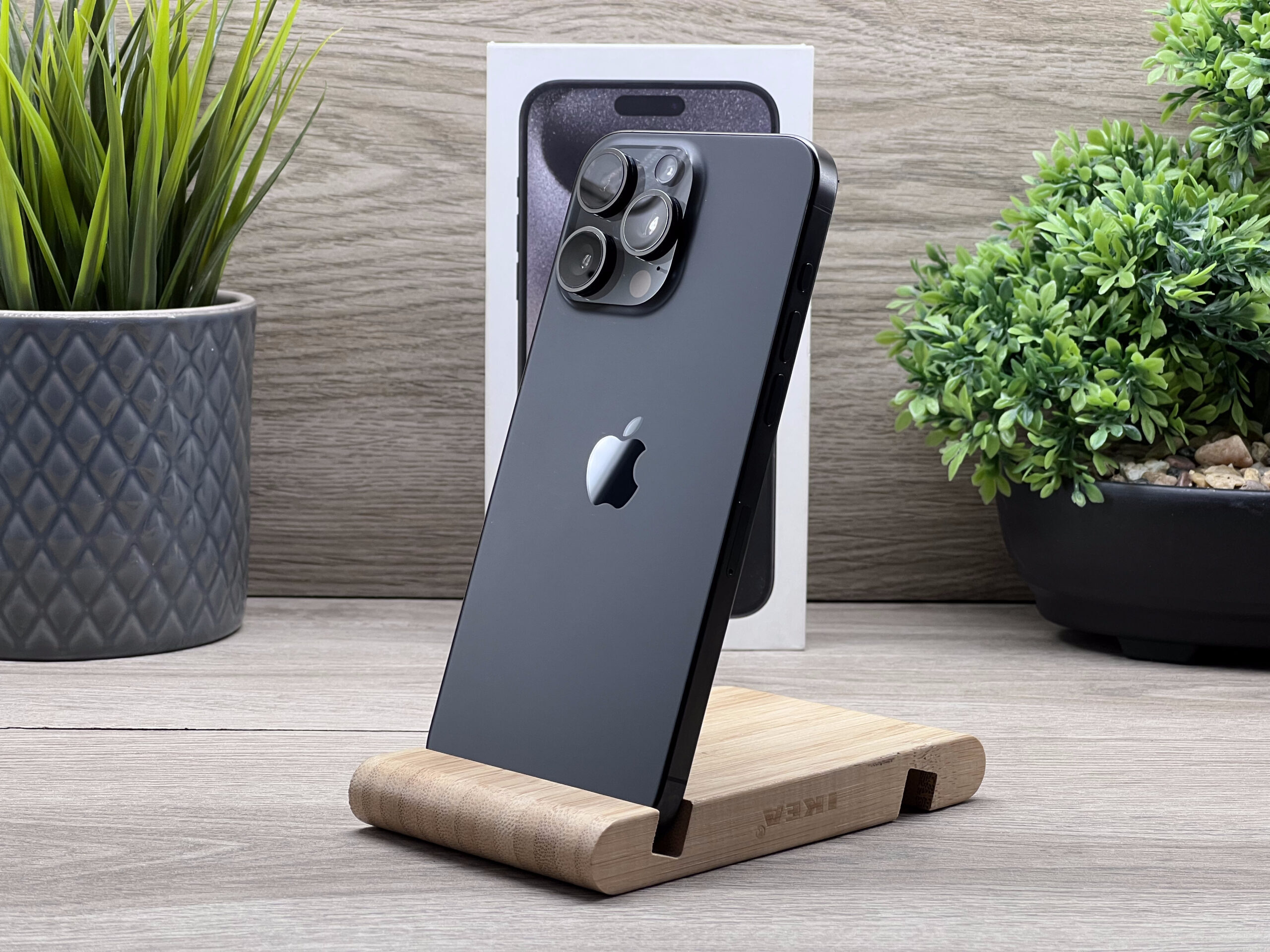 Hibátlan iPhone 15 Pro Max Black Titanium 512GB 2 ÉV Garanciával Számlával
