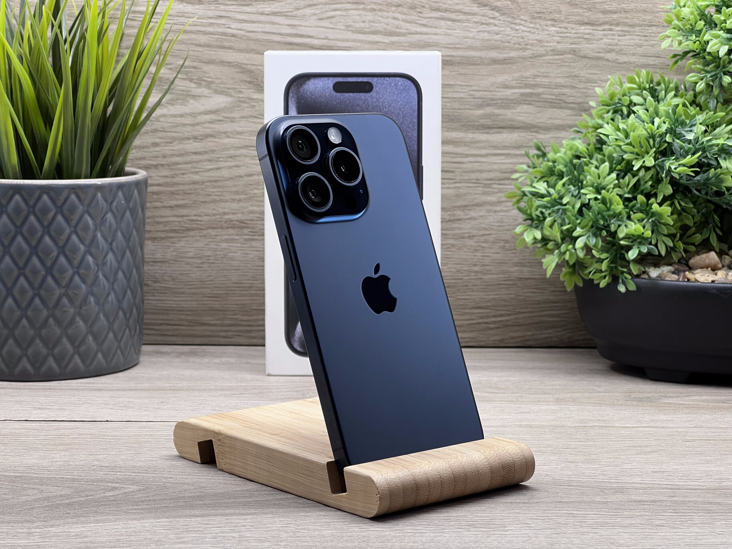 Hibátlan iPhone 15 Pro Blue Titanium 128GB 2 ÉV Garanciával Számlával Aksi 100%