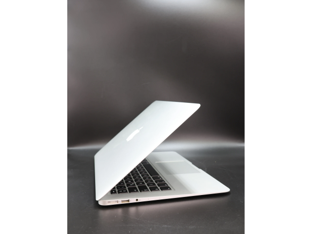 Apple MacBook Air 13″ 2017 i5 128 GB Silver 100% akku - 12 HÓ GARANCIA