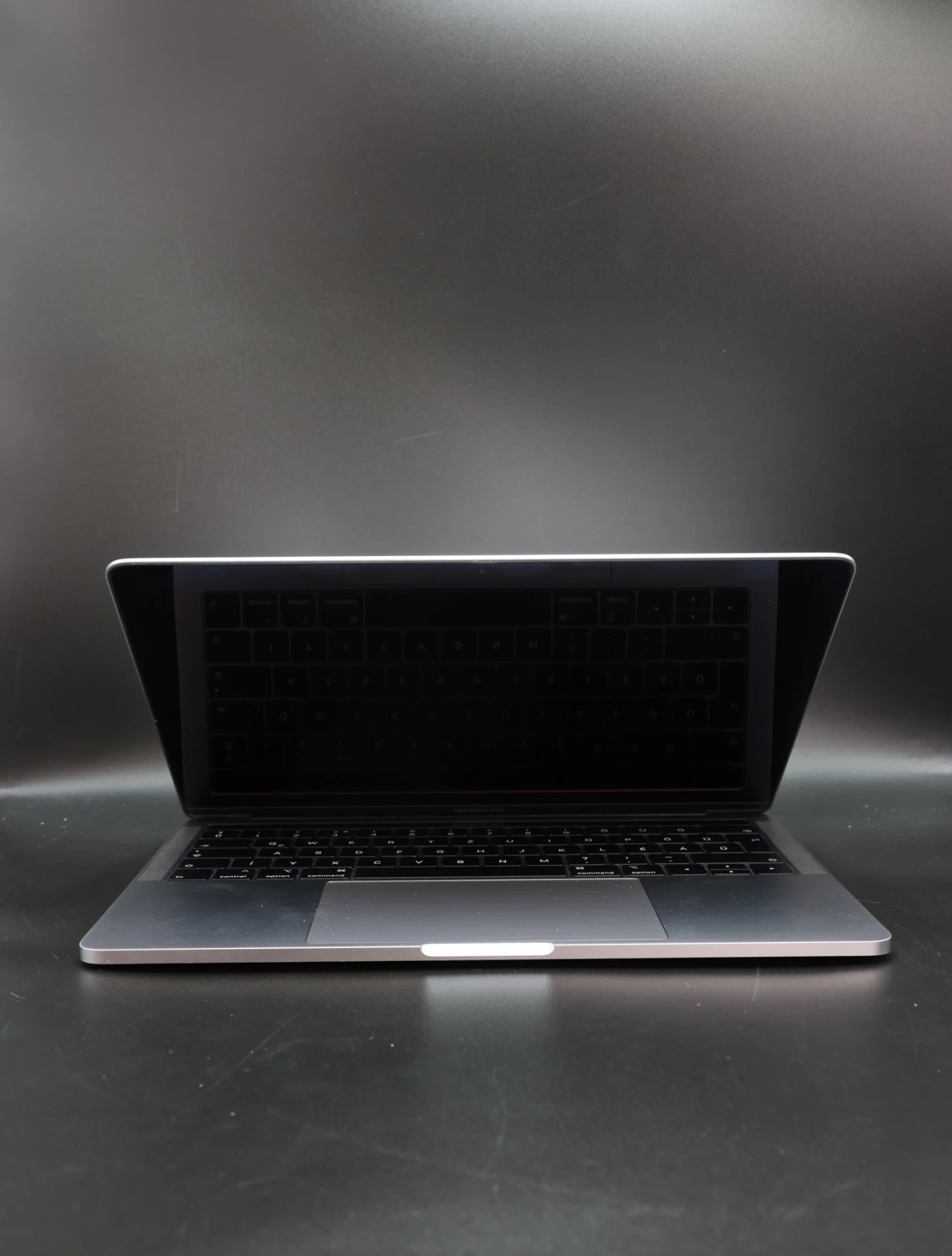 Apple MacBook Pro 13″ Touch Bar 2019 i5 128 GB Space Gray akku - 12 HÓ GARANCIA