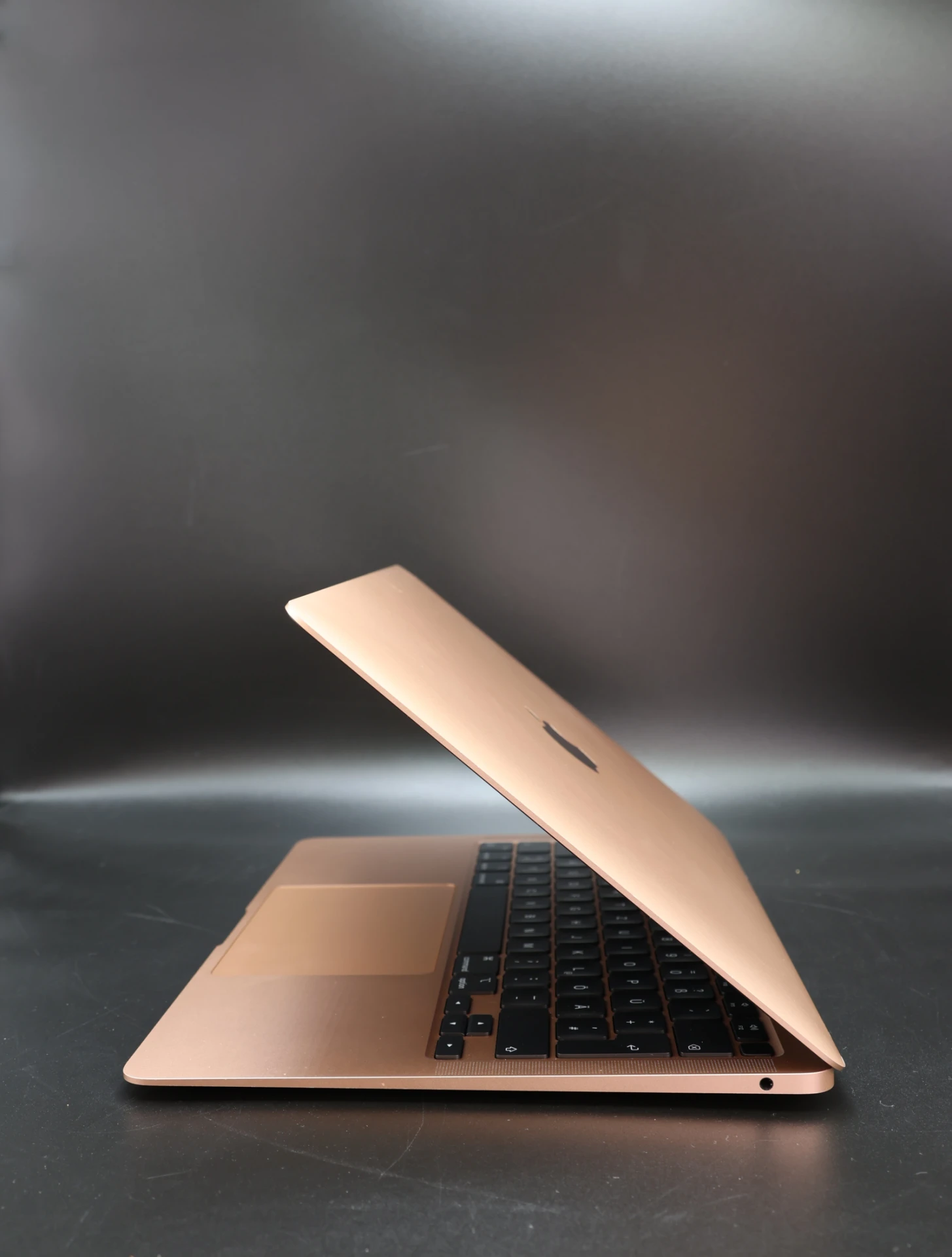 Apple MacBook Air 13″ 2020 M1 256 GB Gold 89% akku - 12 HÓ GARANCIA
