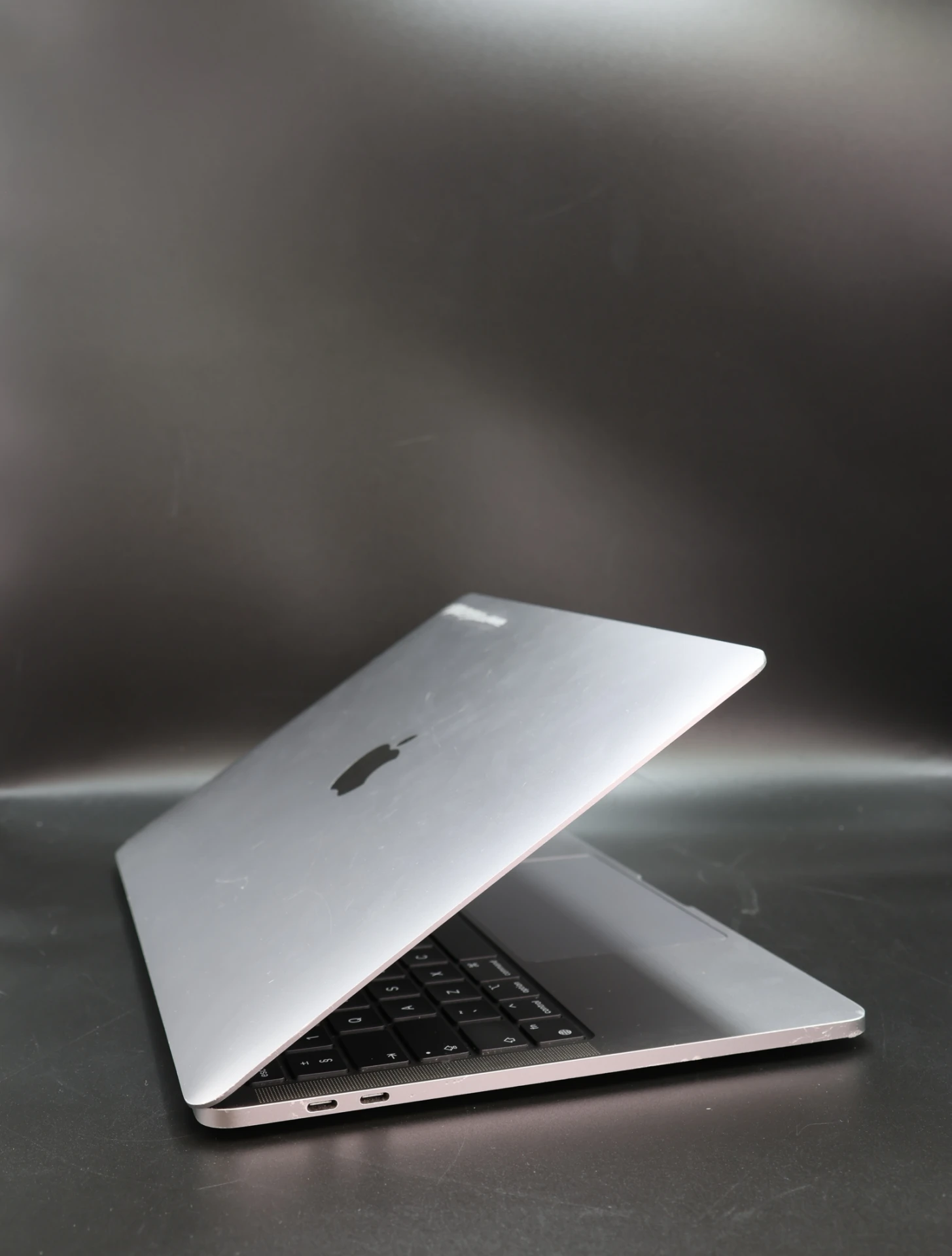 Apple MacBook Pro 13″ 2020 M1 512 GB Space Gray 90% akku - 12 HÓ GARANCIA