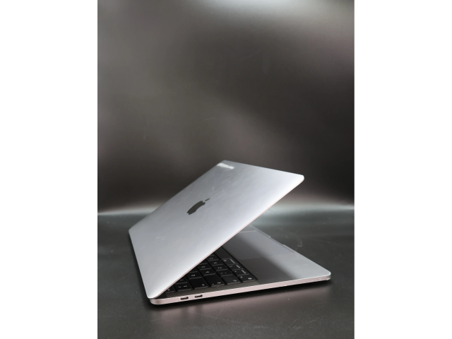 Apple MacBook Pro 13″ 2020 M1 512 GB Space Gray 90% akku - 12 HÓ GARANCIA