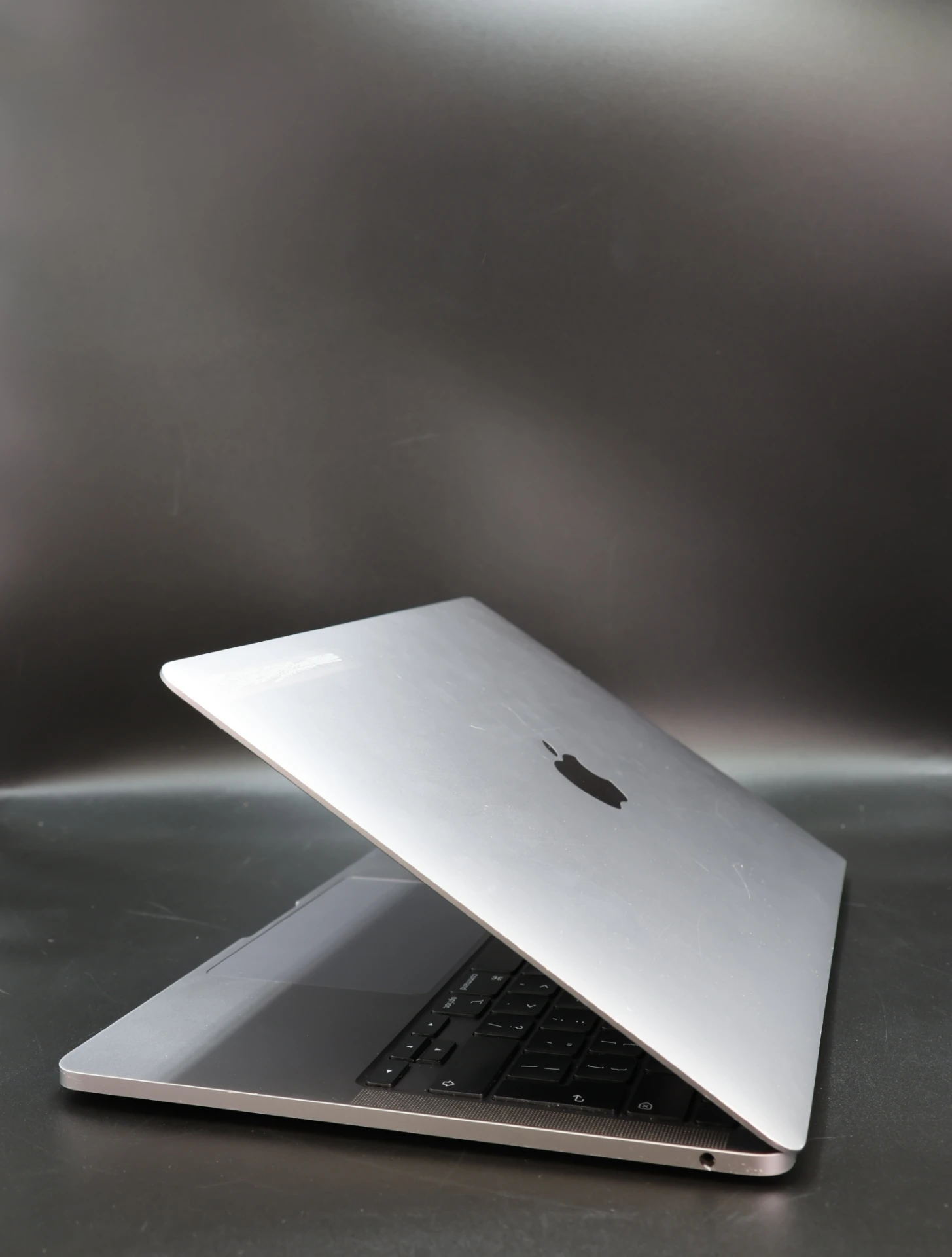 Apple MacBook Pro 13″ 2020 M1 512 GB Space Gray 90% akku - 12 HÓ GARANCIA