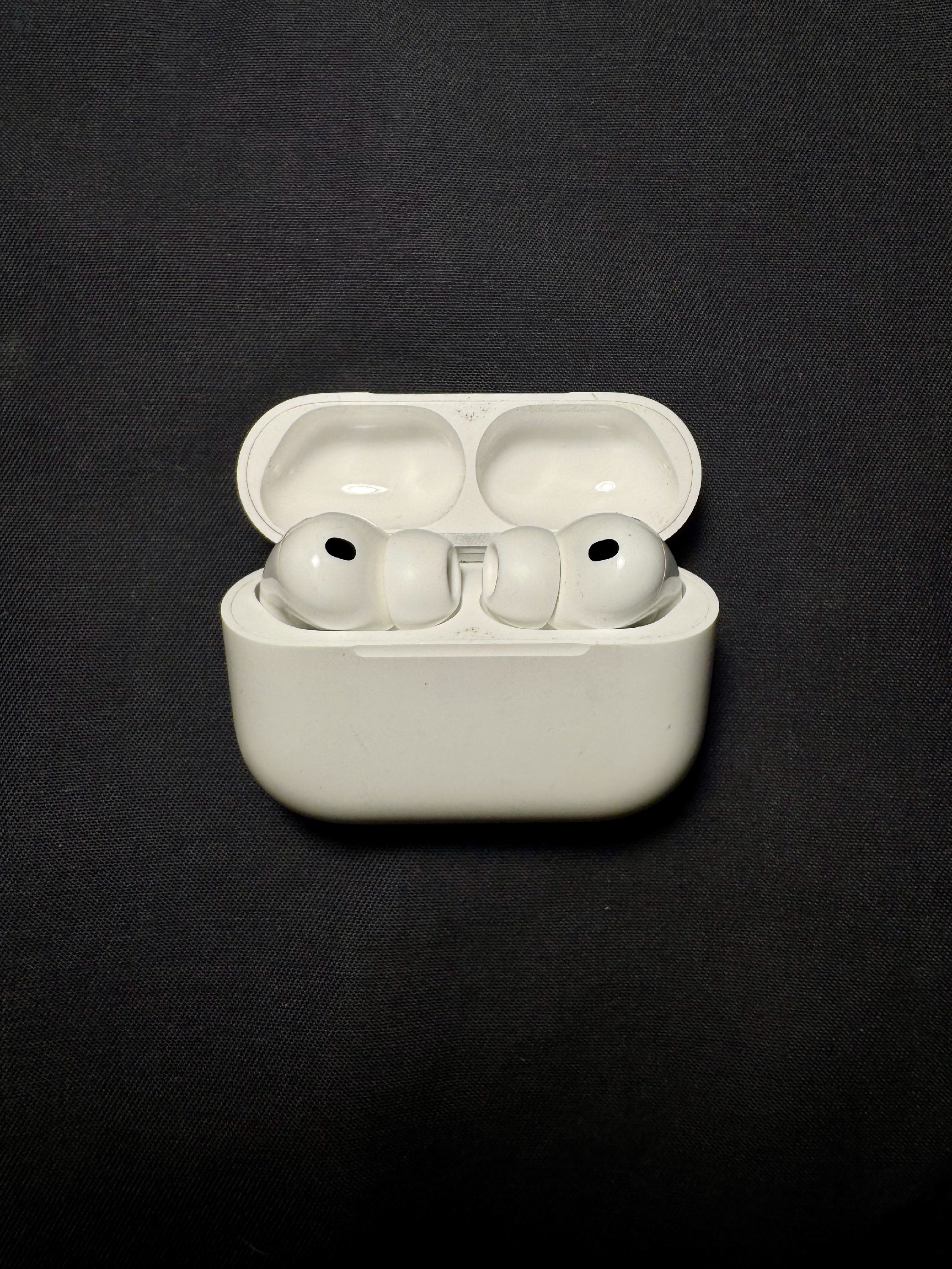 ERDETI!! Apple AirPods Pro 3 (USB-C MagSafe) iSTYLE számla + garancia 2027.10.13.