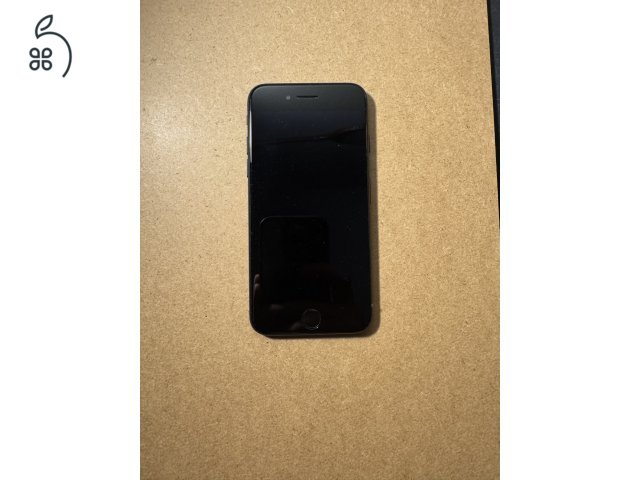 Apple iPhone 7, Fekete, 32GB, 100% akkumulátor