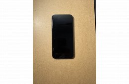 Apple iPhone 7, Fekete, 32GB, 100% akkumulátor