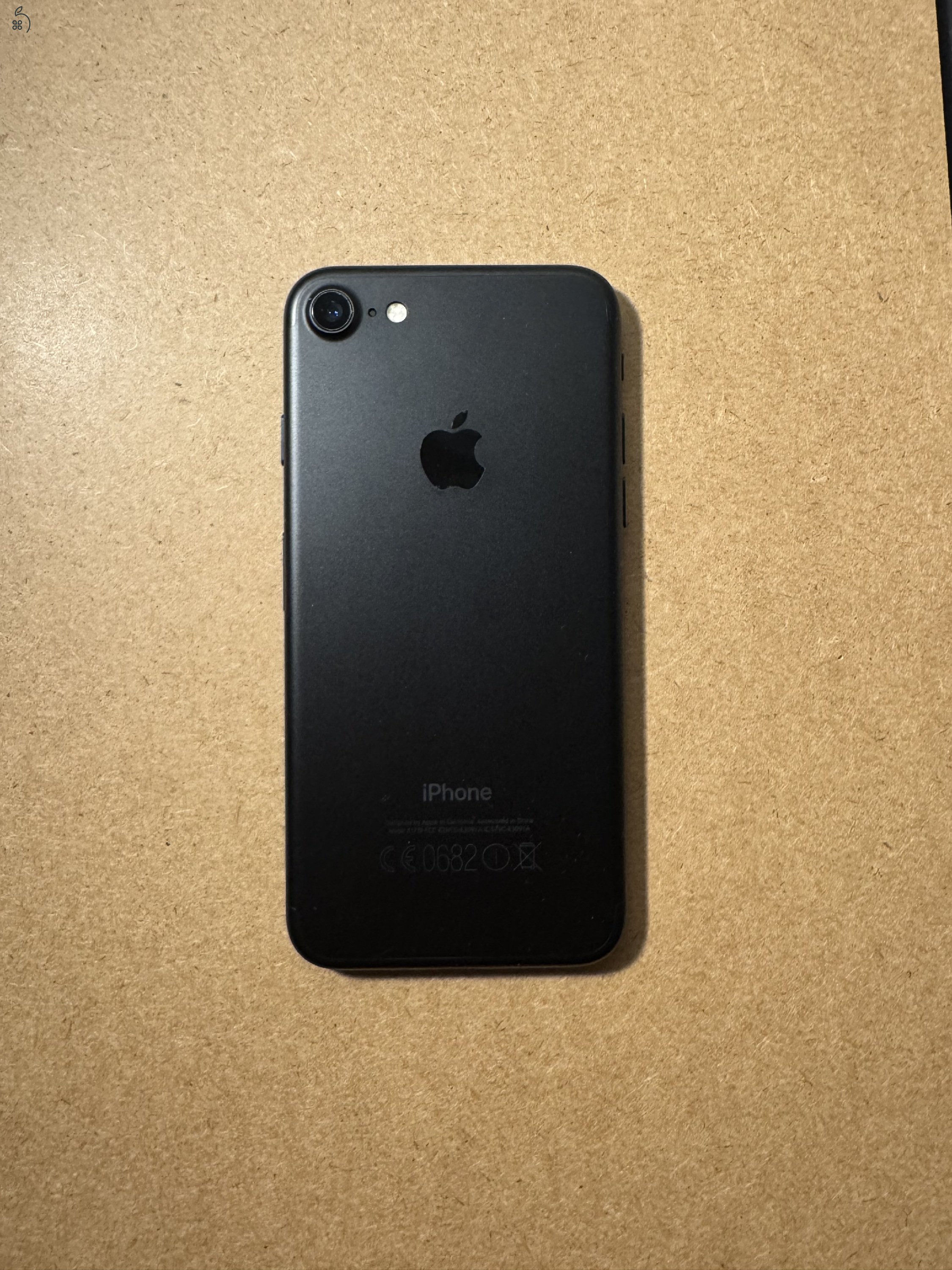 Apple iPhone 7, Fekete, 32GB, 100% akkumulátor