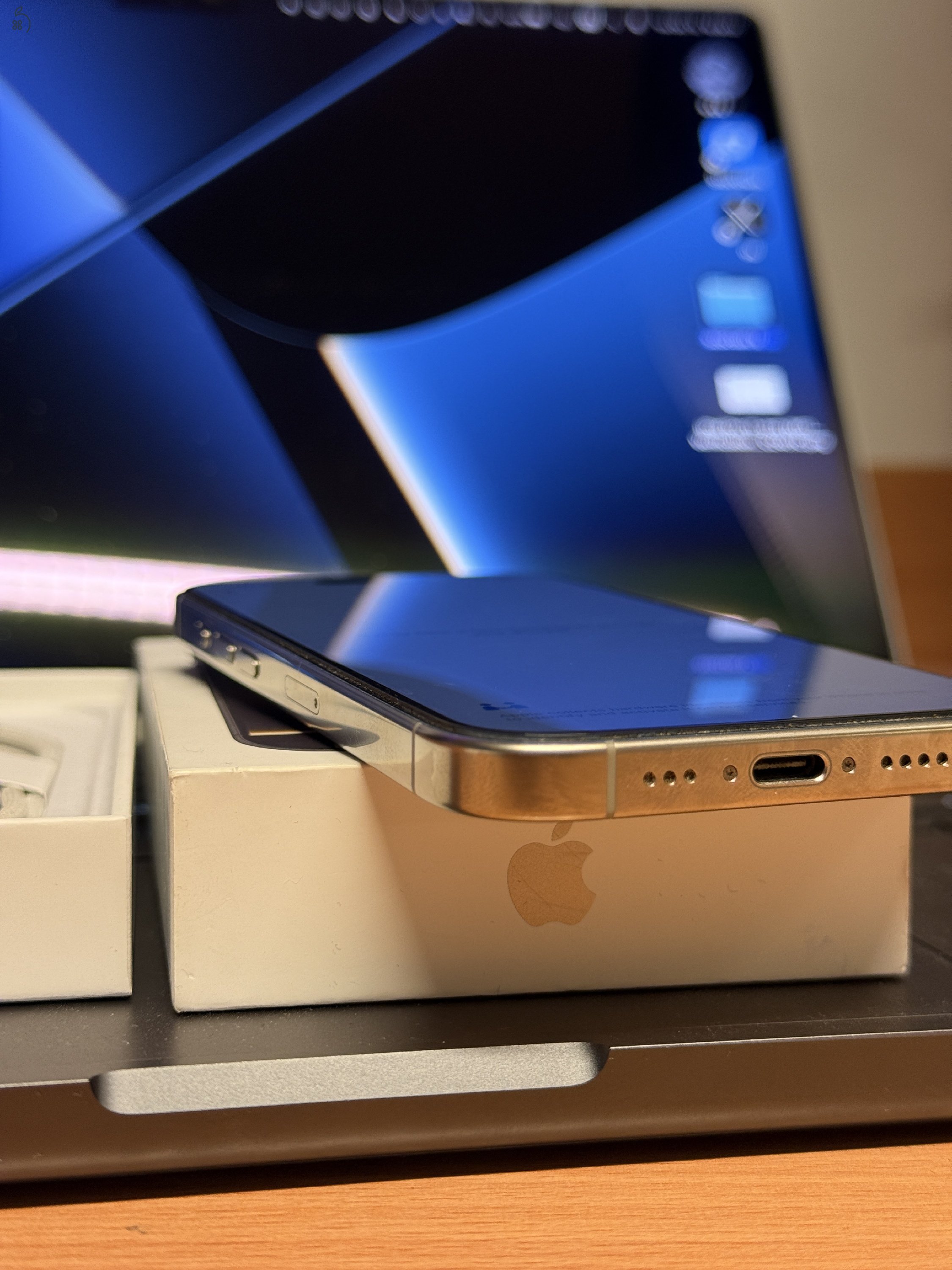 Újszerű Iphone 16 Pro 256GB Natural Titanium 87% Független