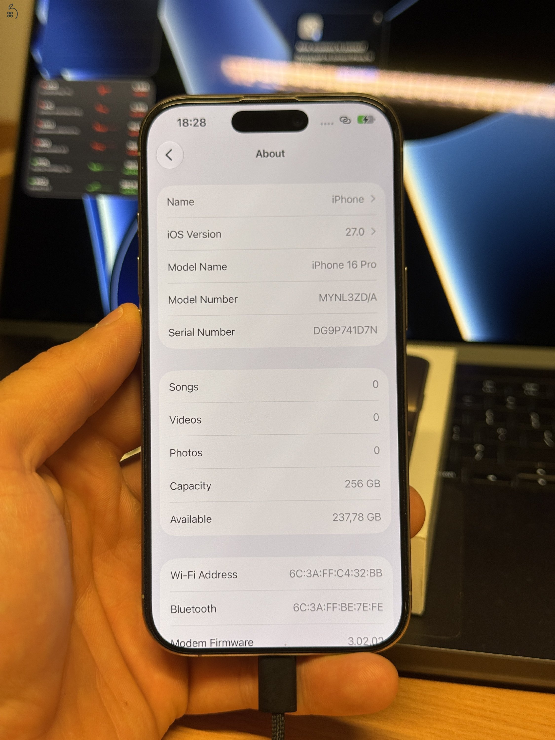 Újszerű Iphone 16 Pro 256GB Natural Titanium 87% Független