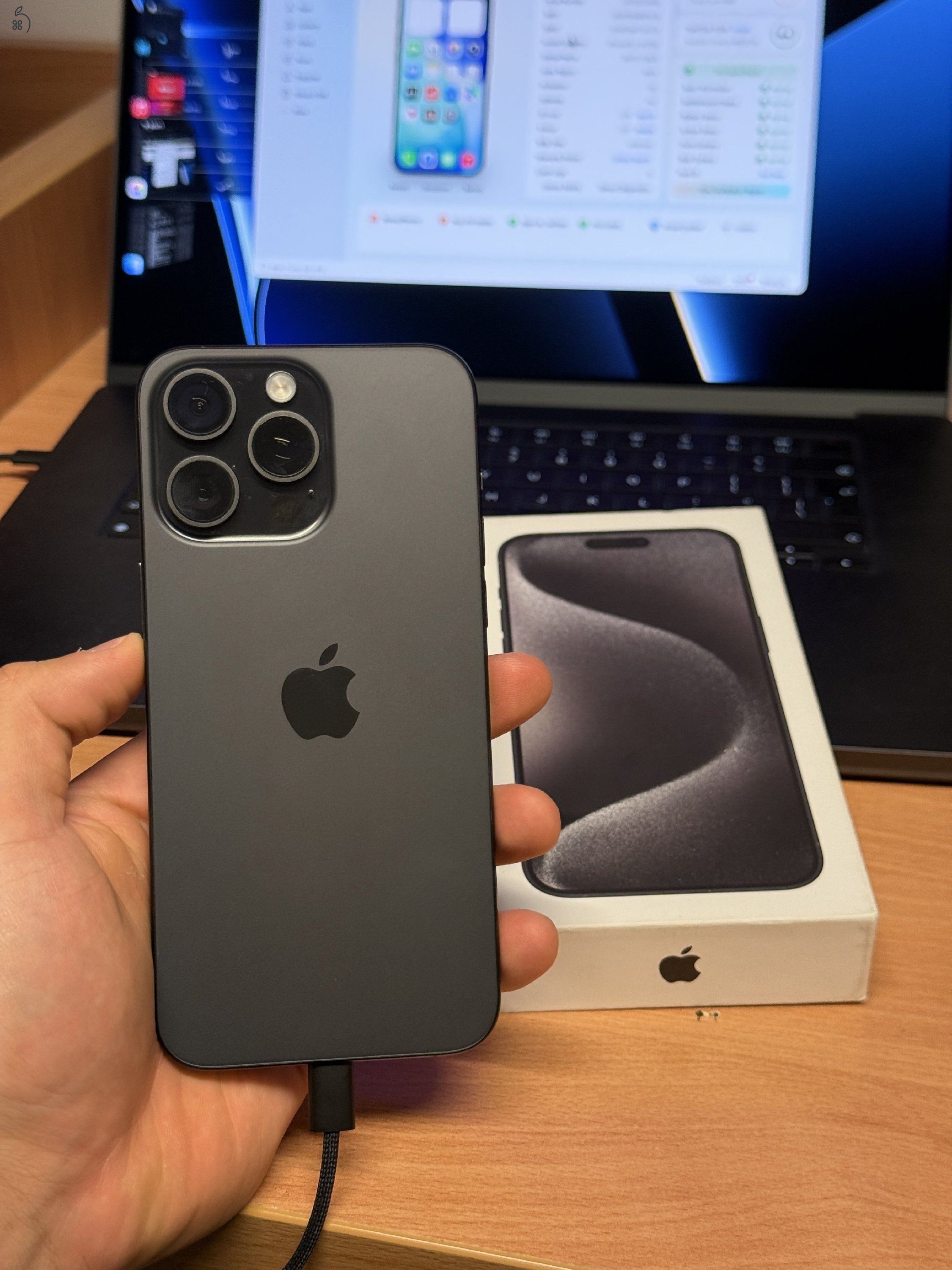 Újszerű Iphone 15 Pro Max 512GB 87% Black Titanium