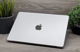 MacBook Air 2022 M2 13″ 256GB 2 ÉV Garanciával Számlával
