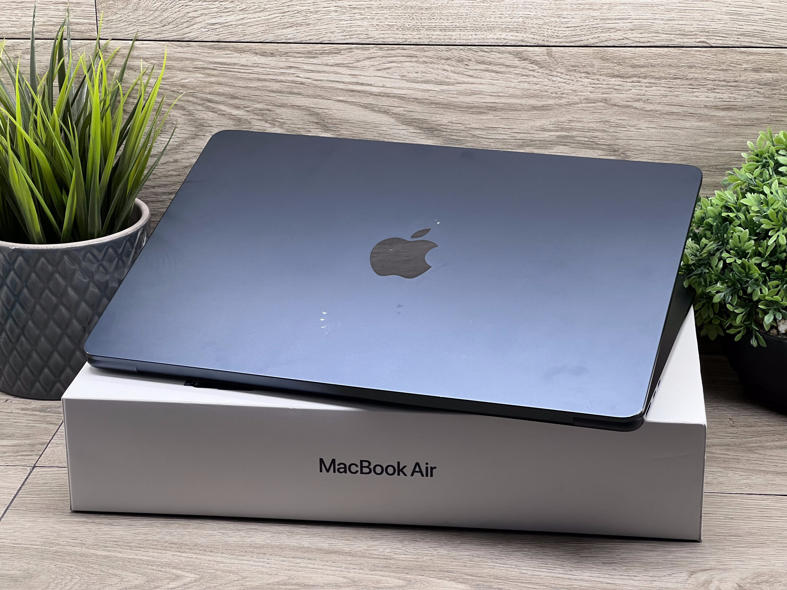MacBook Air 2022 M2 13”256GB 2 ÉV Garanciával Számlával