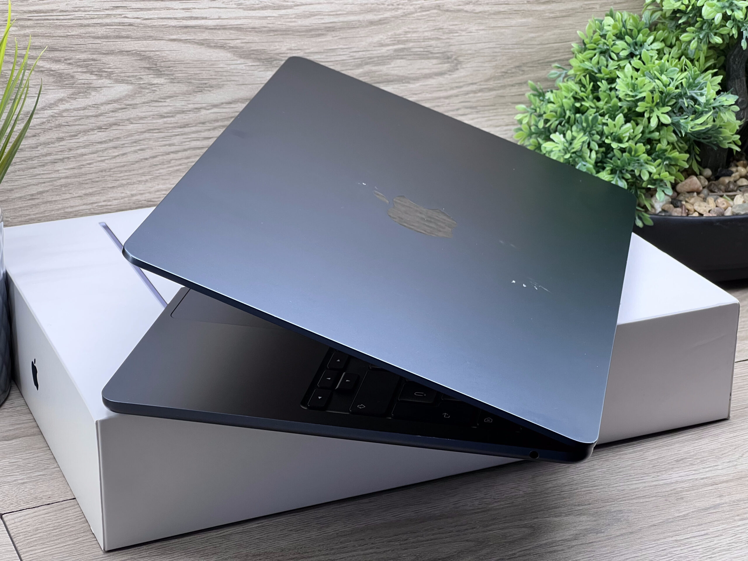 MacBook Air 2022 M2 13”256GB 2 ÉV Garanciával Számlával