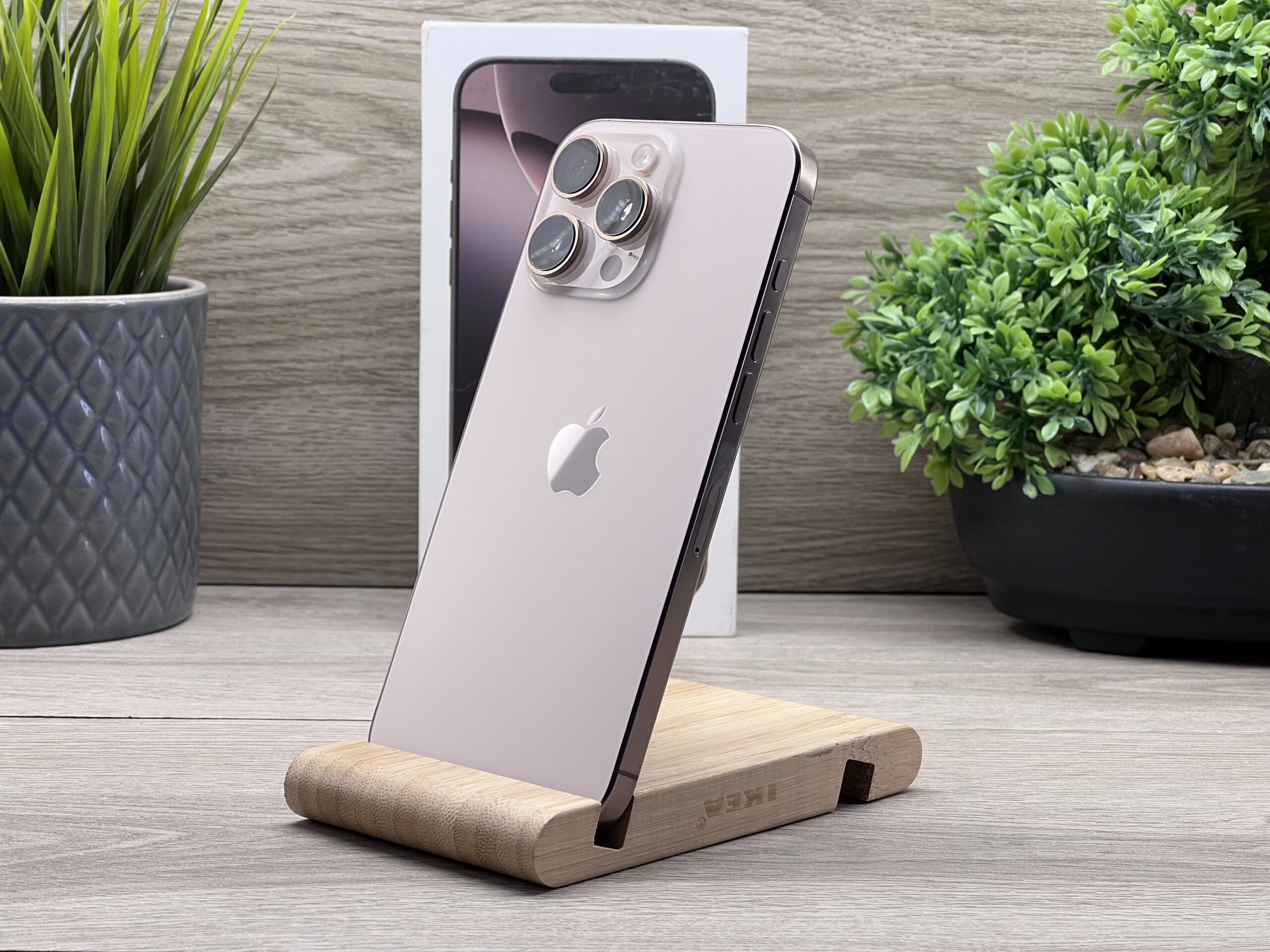Hibátlan iPhone 16 Pro Max Desert Titanium 256GB 2 ÉV Garanciával Számlával