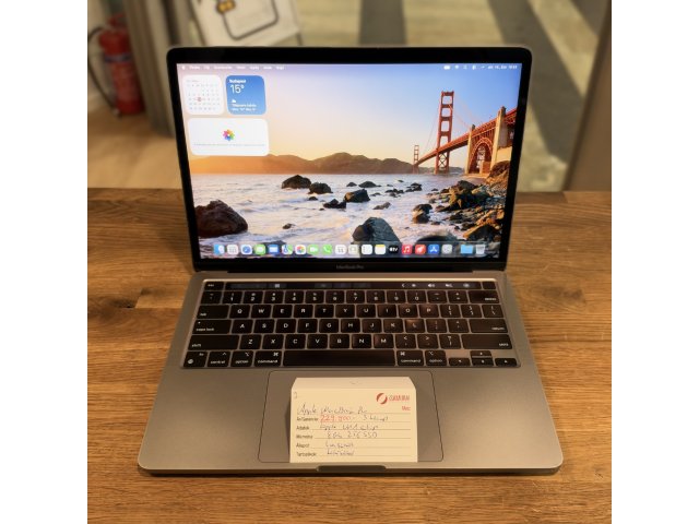 .Apple MacBook Pro 13