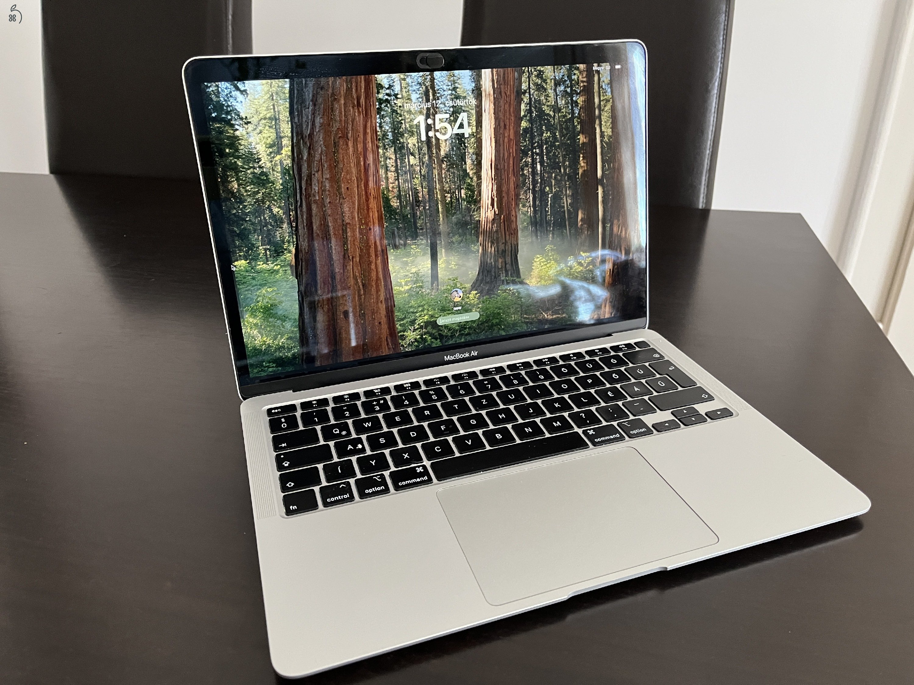 Használt Macbook Air kis esztétikai hibával