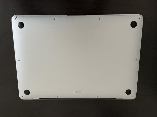 Használt Macbook Air kis esztétikai hibával