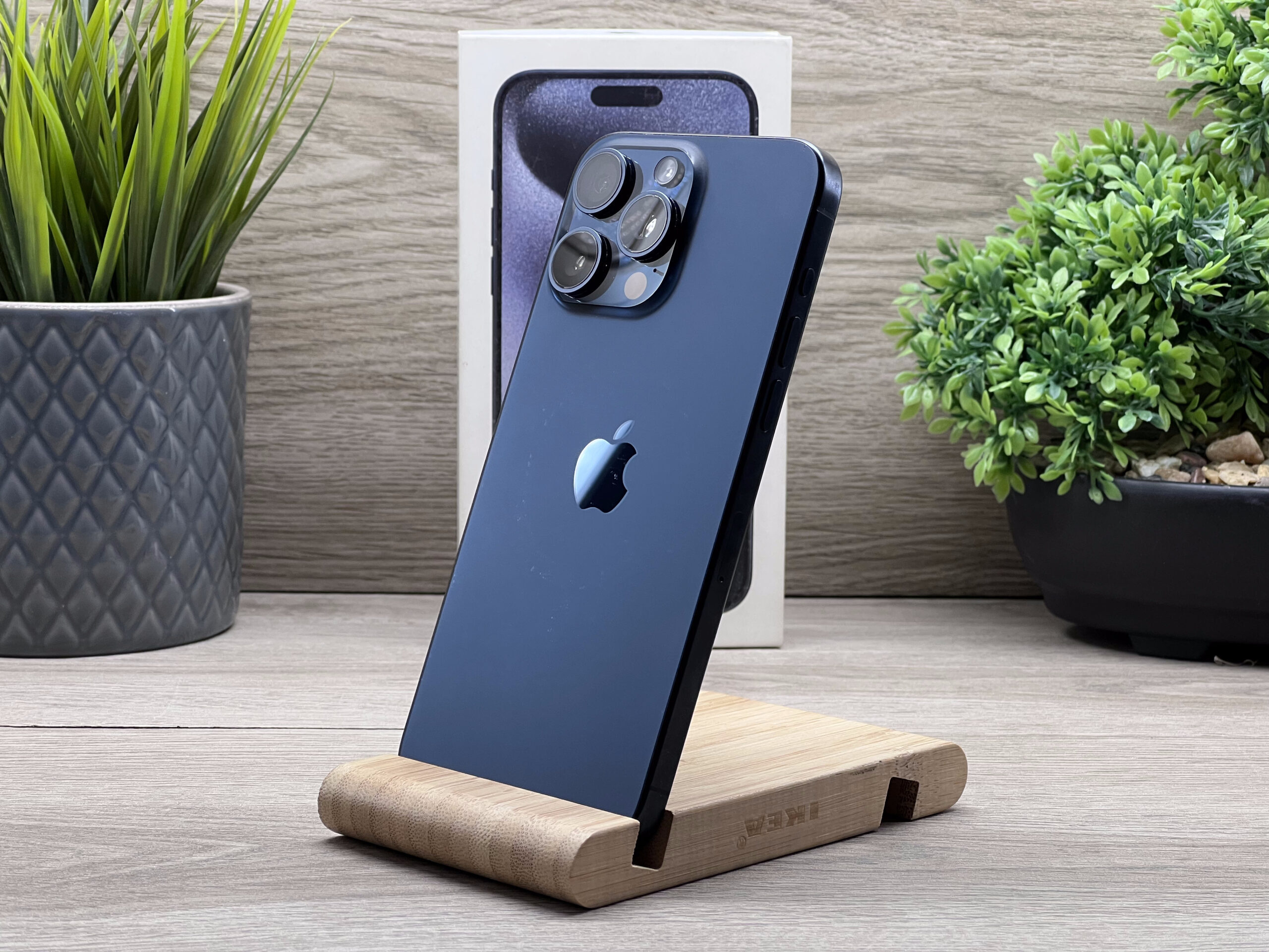 Hibátlan iPhone 15 Pro Max Blue Titanium 256GB 2 ÉV Garanciával Számlával
