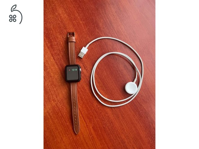 Apple Watch eredeti óra! 3-as széria! Új vedőtokkal és bőr új szíjjal!