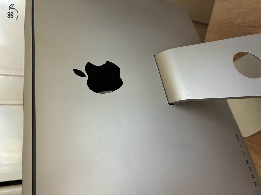 iMac 21,5 8 GB ram, 128 GB SSD ﻿MB950LL/A