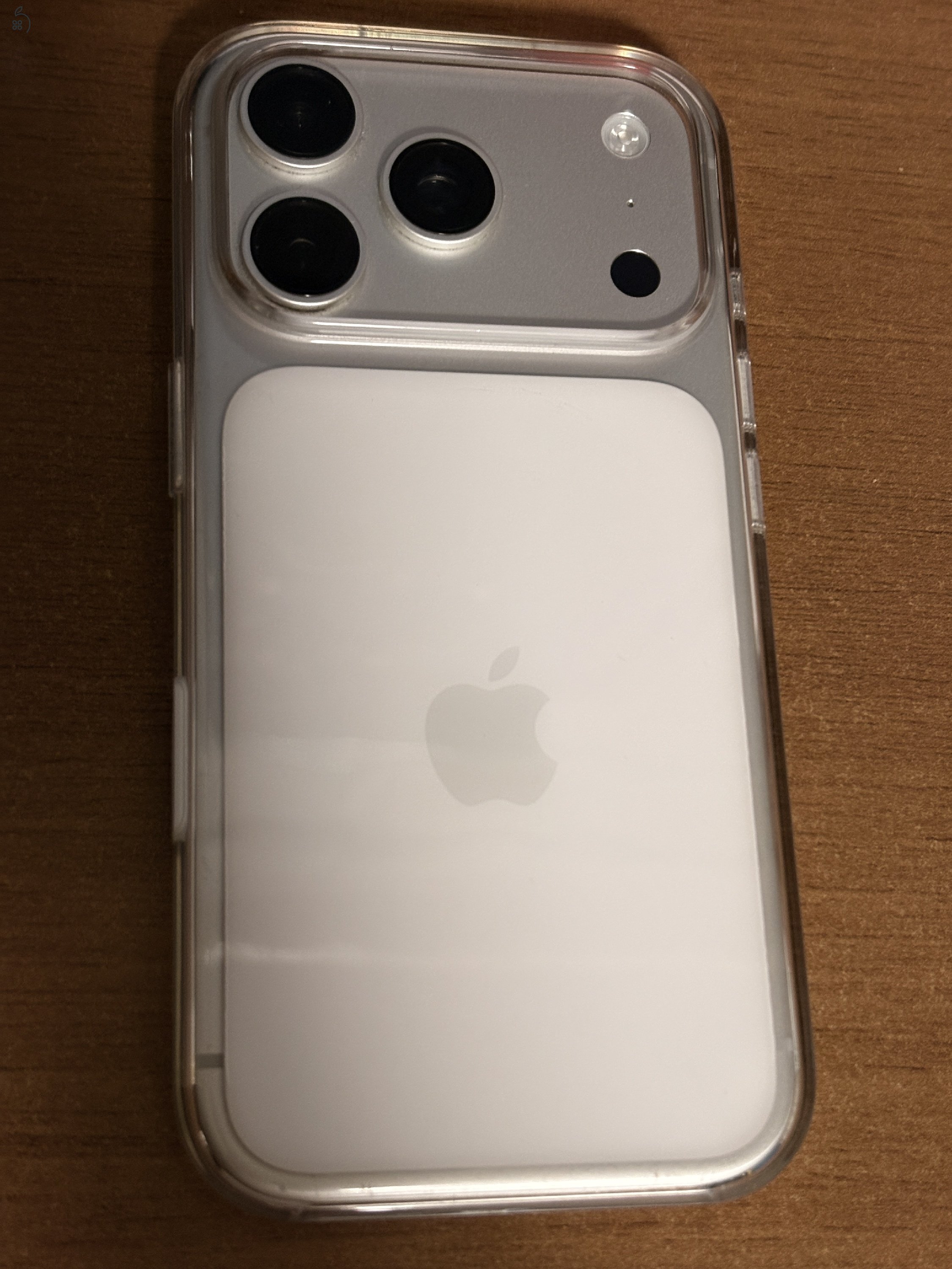 Kiváló állapotú iPhone 17 Pro 256GB (Ezüst) – 96% Akku + Gyári Apple tok!