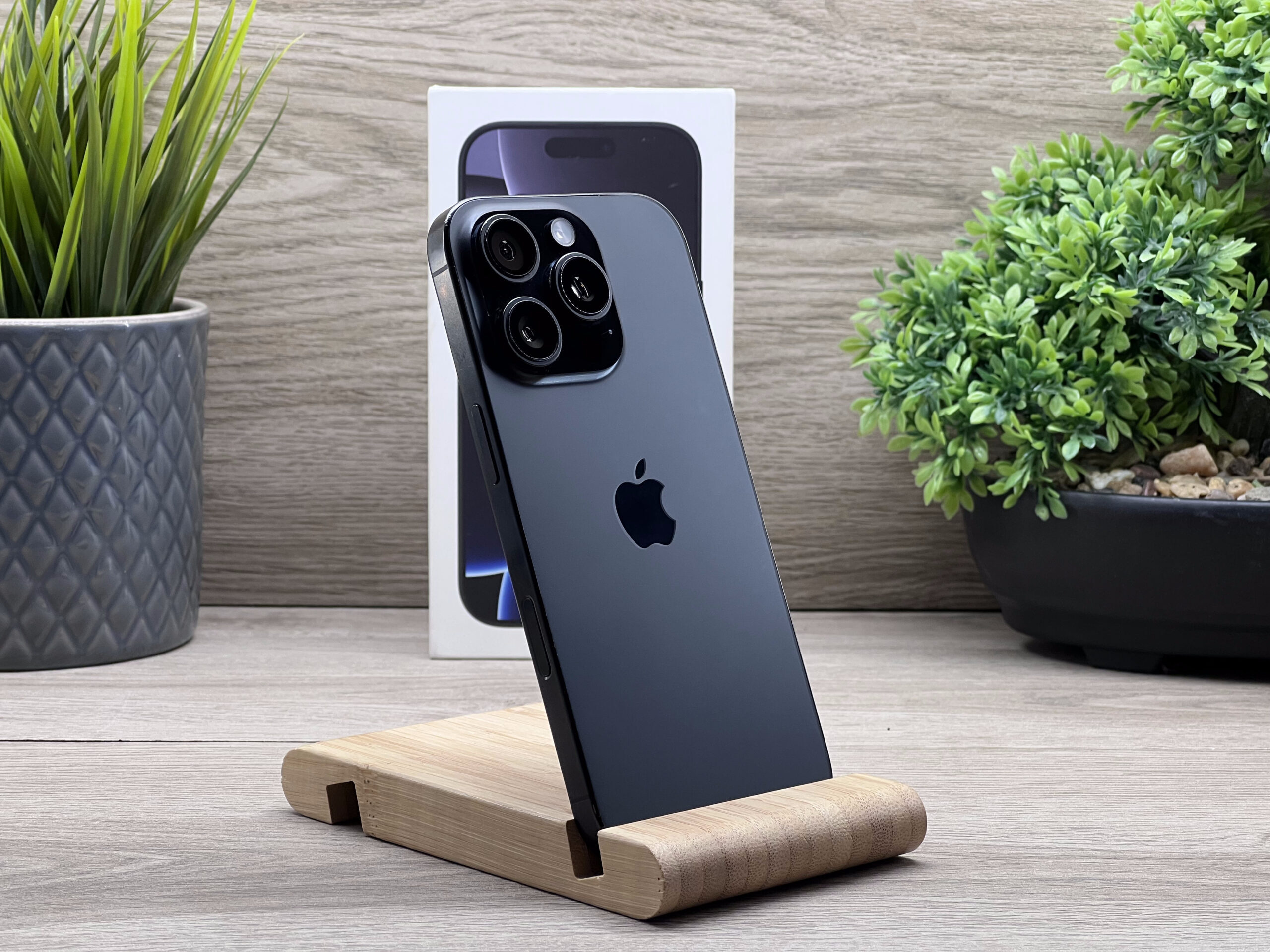 iPhone 16 Pro Black Titanium 128GB 2 ÉV Garanciával Számlával