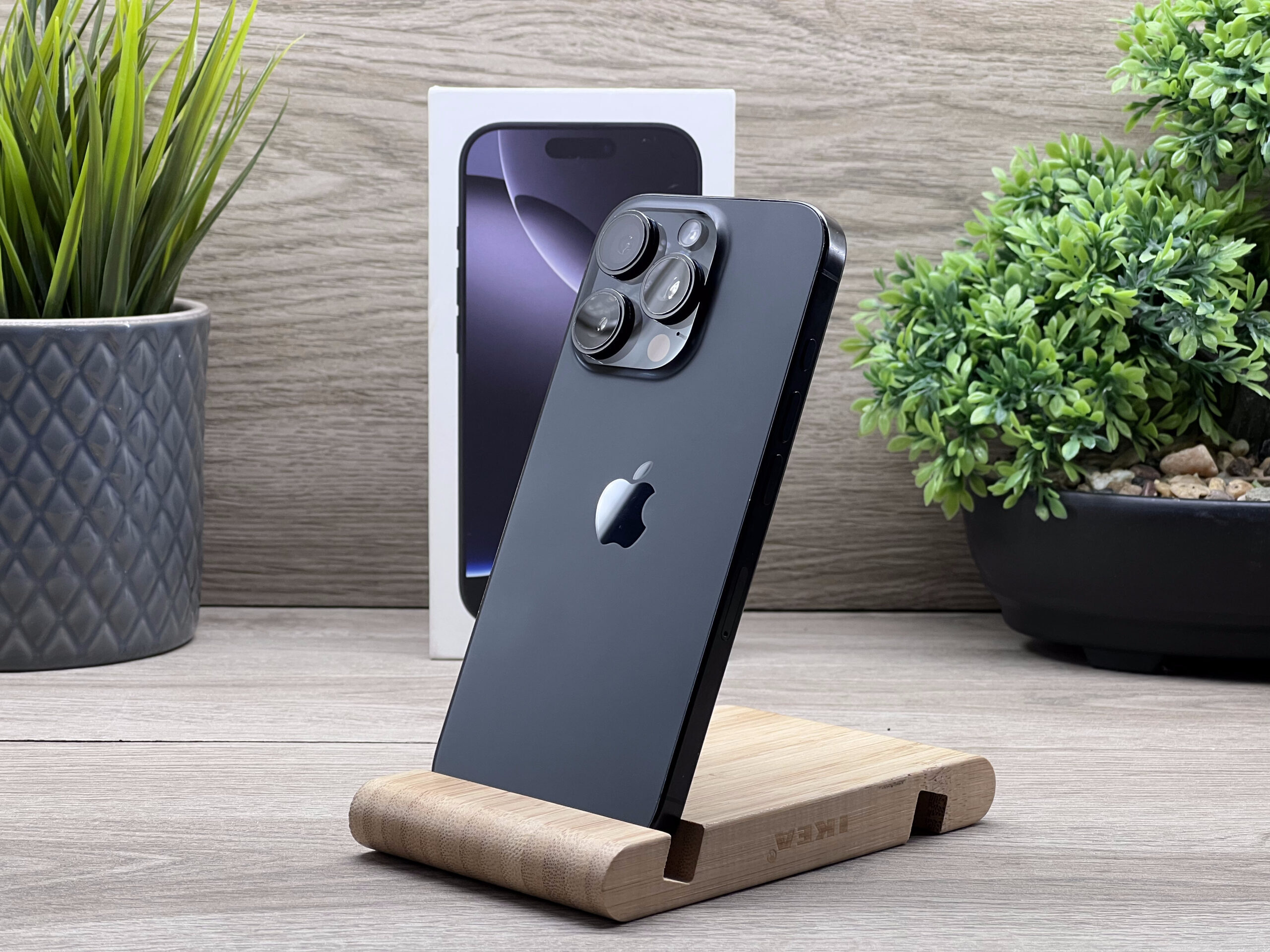 iPhone 16 Pro Black Titanium 128GB 2 ÉV Garanciával Számlával