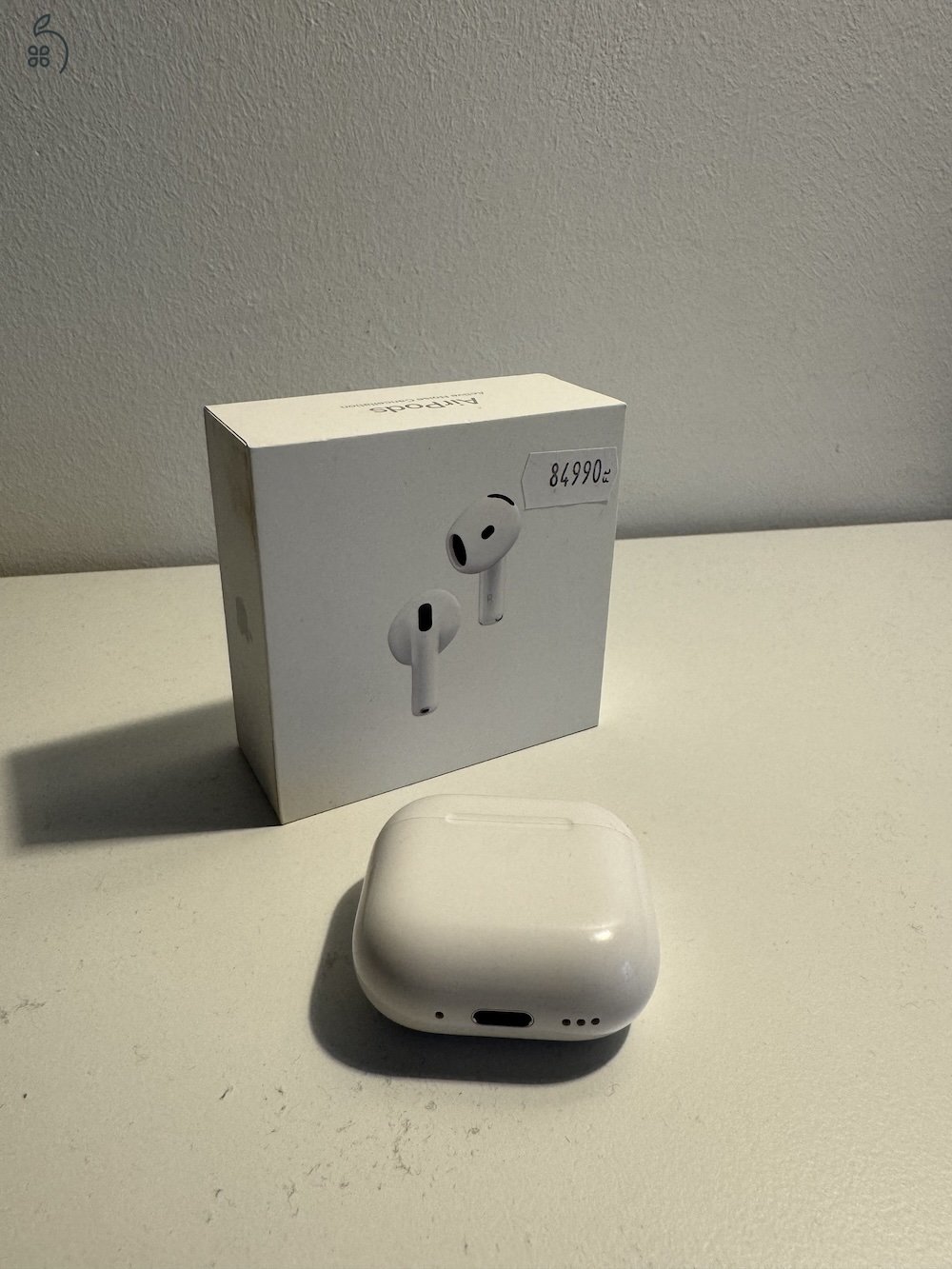 Eladó Apple Airpods 4 aktív zajkioltással (használt)