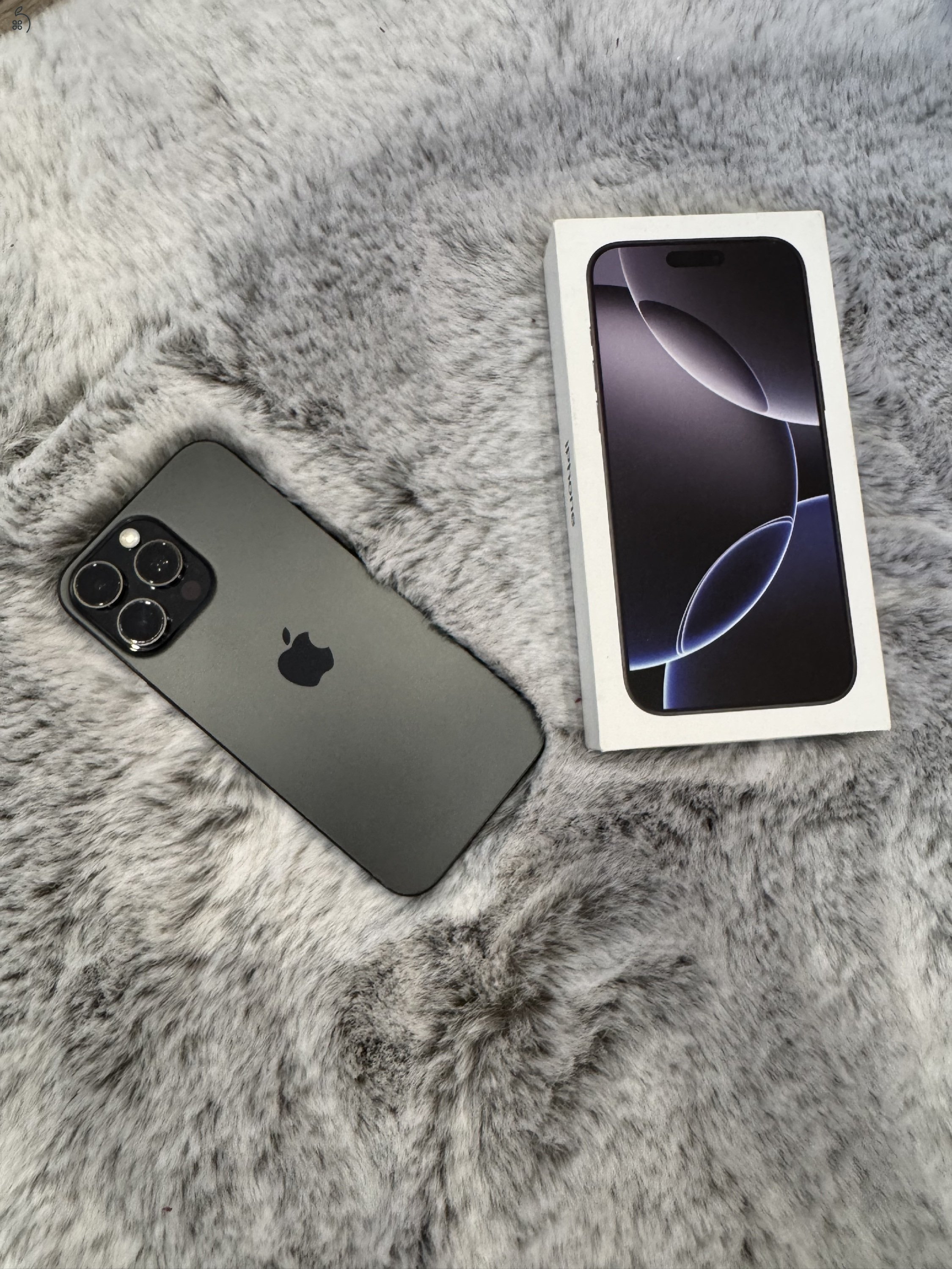 Apple iPhone 16 Pro Max 512GB Fekete Titán Független / 90% Akku / Gyári Állapot