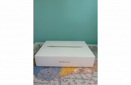 Eladó Apple MacBook Air Retina 13” (2018) – 8 GB RAM, 256 GB, ezüst