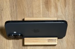 iPhone 17 256 GB 100% Akku + Spigen NanoPop MagFit tok