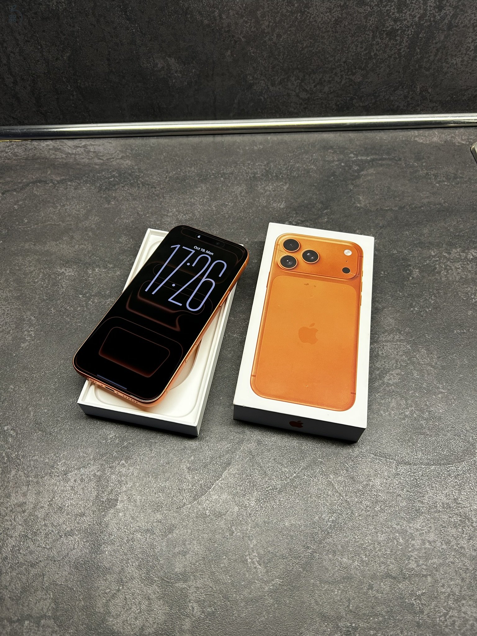 Apple iPhone 17 Pro Max, 256 Gb, 100%-os Akksi, Újszerű, Apple Gyári Garancia