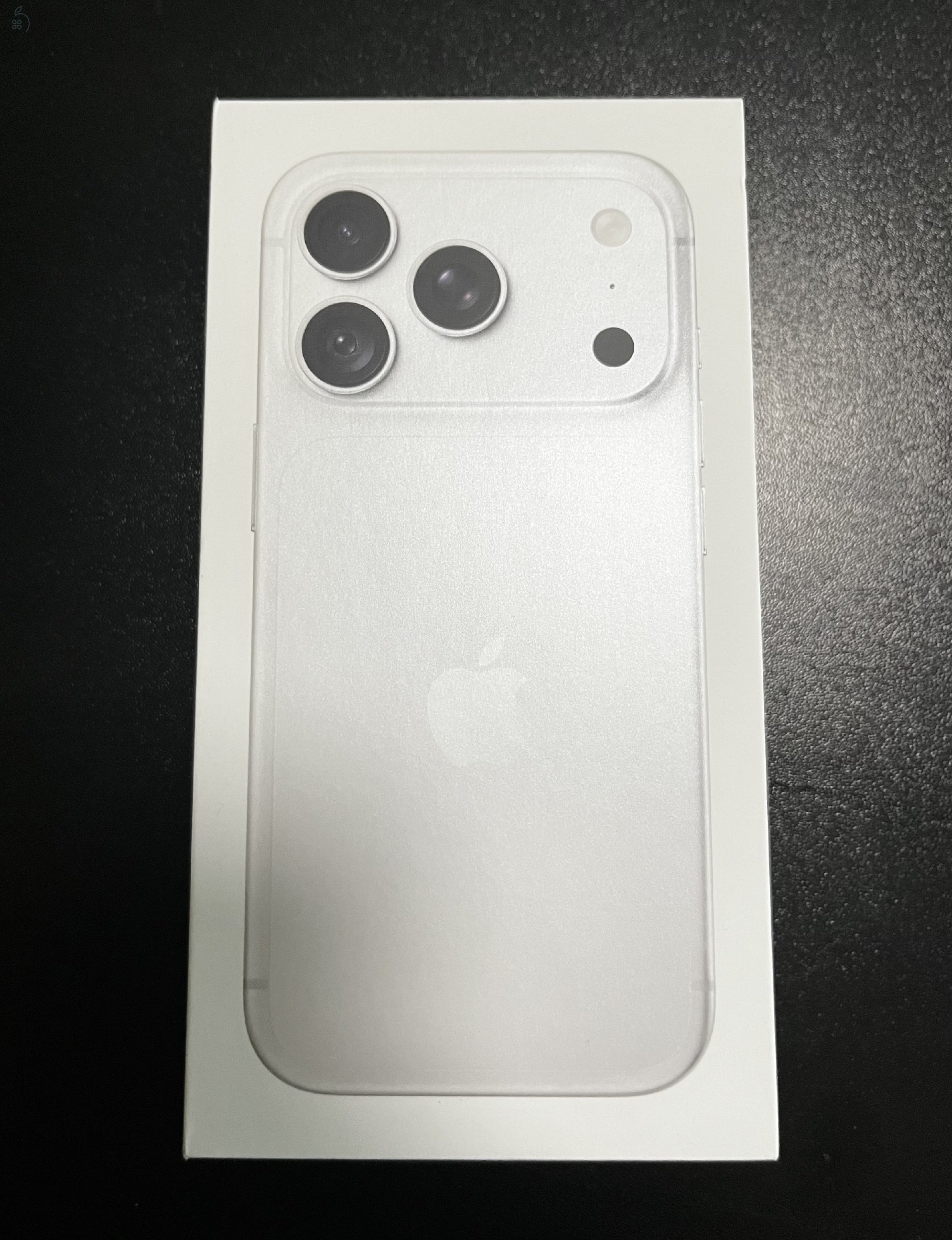 Eladó bontatlan iPhone 18 Pro 1 TB ezüst 