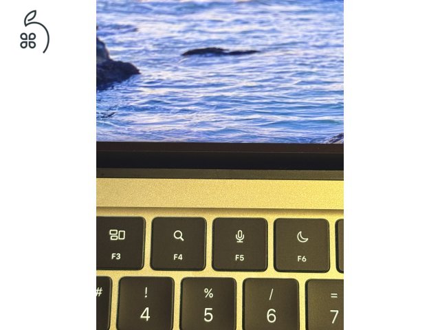 M2 Starlight 8GB RAM 256GB SSD MacBook Air 13,6