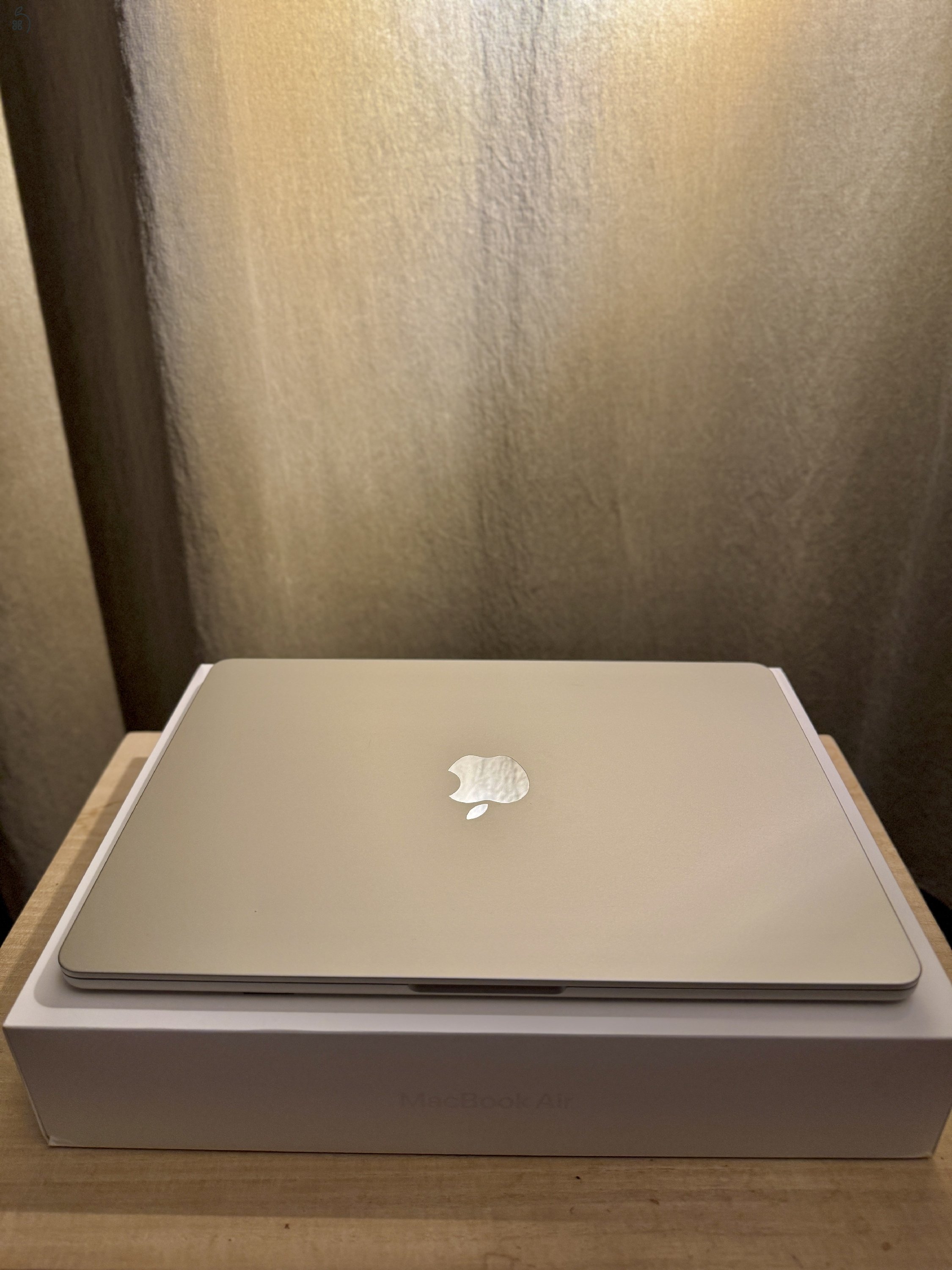 M2 Starlight 8GB RAM 256GB SSD MacBook Air 13,6