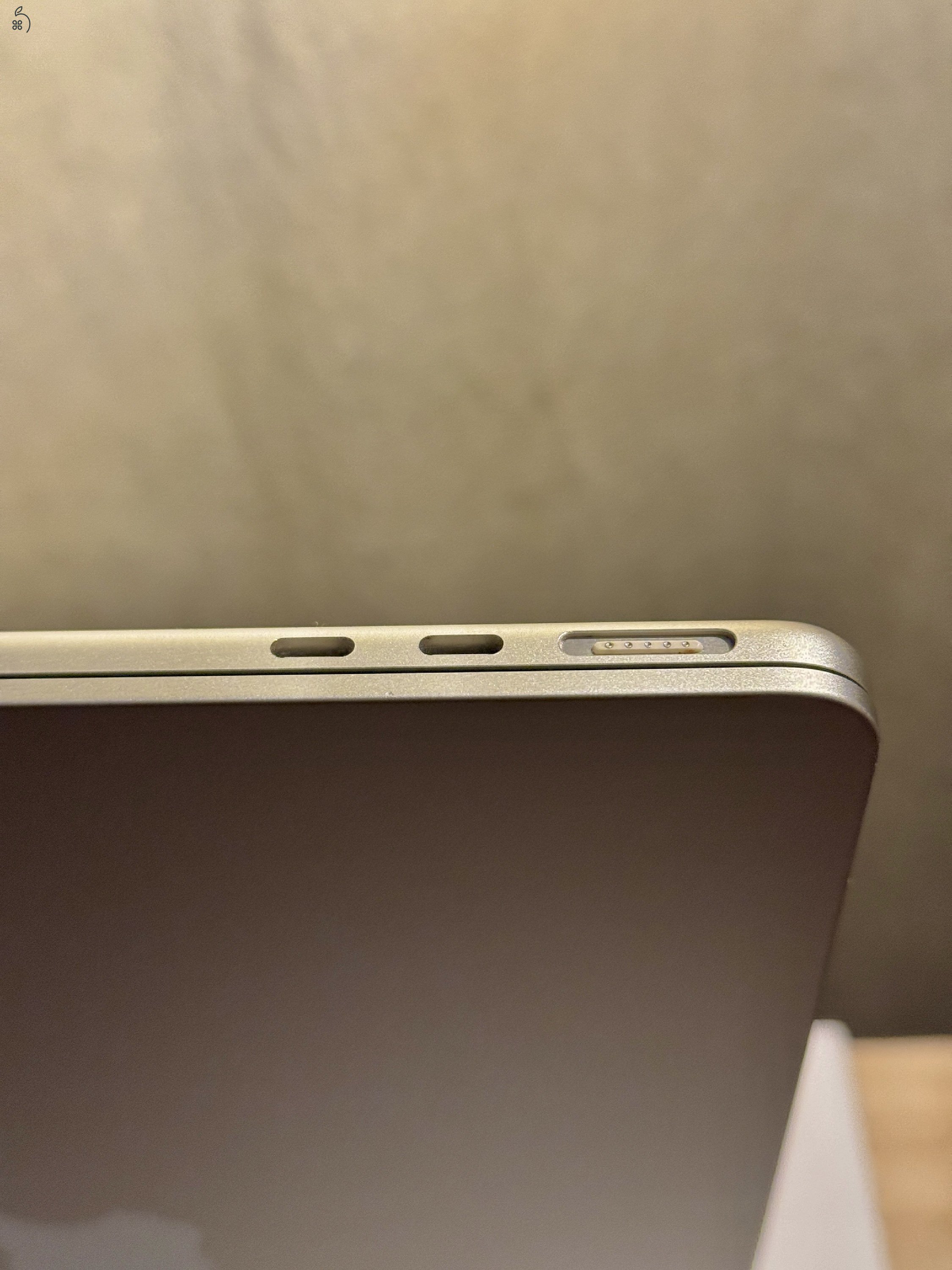 M2 Starlight 8GB RAM 256GB SSD MacBook Air 13,6