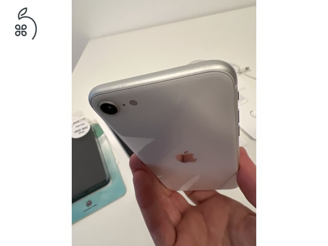 Fehér iPhone 2020SE eladó, 64 GB-os